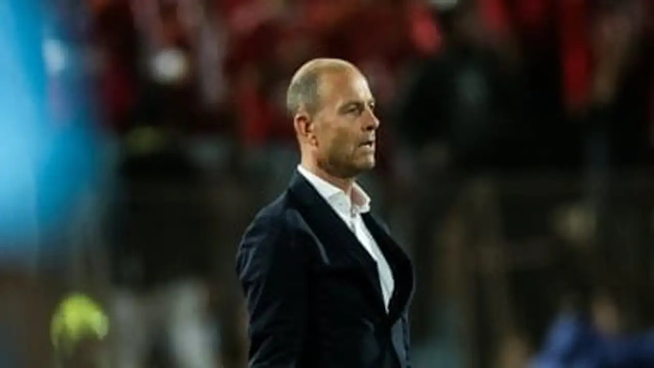 توروب يوضح تفاصيل أزمة الشرط الجزائي مع الأهلي ويعتذر عن وداع أفريقيا